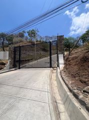 Casa Tropical de 2 Dormitorios con Piscina en Atenas en Atenas, Alajuela — $400,000 - Foto 5 de 5