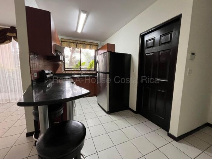 Se alquila apartamento en Mata Redonda San José 26-2226 en Mata Redonda, San José — $1,400
