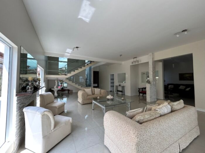 Venta de Casa + 2 APTOS en San Isidro de Heredia. RAH 26-45 en San Isidro, Heredia — $795,000