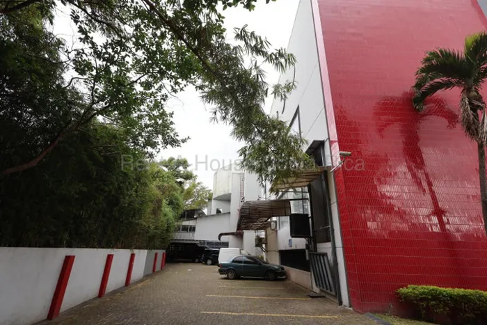 Venta de Excelente Edificio Comercial en Curridabat / Mls. 26-1612 OFC JB en Curridabat, San José — $4,900,000 - Foto 3 de 10
