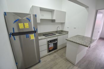 Apartamento con Línea Blanca de 1 Habitación en Barrio Escalante in Carmen, San José — $125,900 - Photo 2 of 9