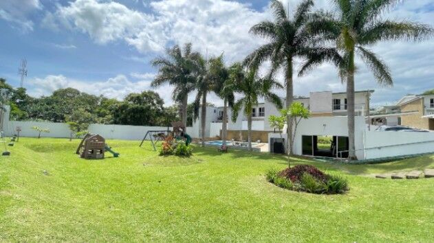 Venta de Linda Casa en Escazú / Mls. 25-1893 OFC JB en San Rafael, Escazú, San José — $275,000