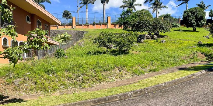 Lote en Condominio de Lujo Colinas de Montealegre (CT) en San Juan, La Unión, Cartago — $270,000 - Foto 3 de 4
