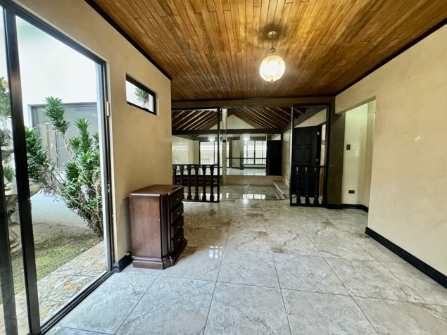 Venta de casa en Curridabat, Pinares - Uso mixto en Sánchez, Curridabat, San José — $1,300,000 - Foto 3 de 27