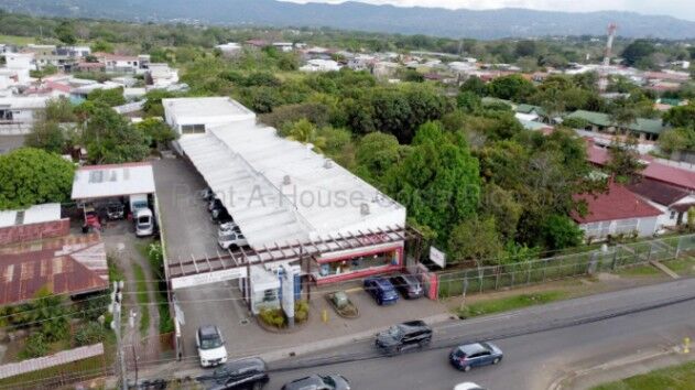 Venta de Centro Comercial en La Guácima de Alajuela. RAH 26-2206 OPORTUNIDAD DE INVERSIÓN en Alajuela — $1,700,000