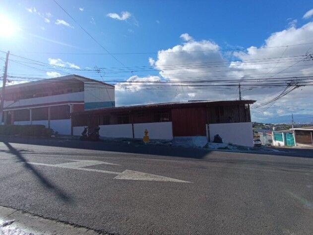 CASA, APARTAMENTO Y LOCAL EN DESAMPARADOS.  en San Miguel, Desamparados, San José — ₡ 67 000 000