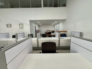 Rental or sale of commercial premises in Guachipelín, Escazú - Photo 3 of 3