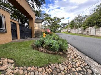 Venta lote esquinero en condominio con amenidades #26-2249 GS en Colón, Mora, San José — $113,000 - Foto 5 de 10