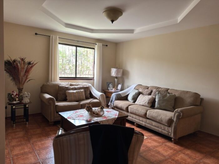 Se vende casa en Escazú San José 26-1085 en San Rafael, Escazú, San José — $540,000