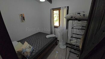 Casa en venta en Cahuita con piscina amplio terreno e ideal para Airbnb #26-1897 GS en Cahuita, Talamanca, Limón — $162,338 - Foto 4 de 8