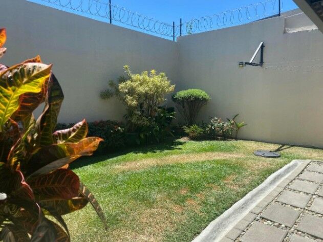 Venta casa independiente en Pozos de Santa Ana Costa Rica in Pozos, Santa Ana, San José — ₡ 106 000 000