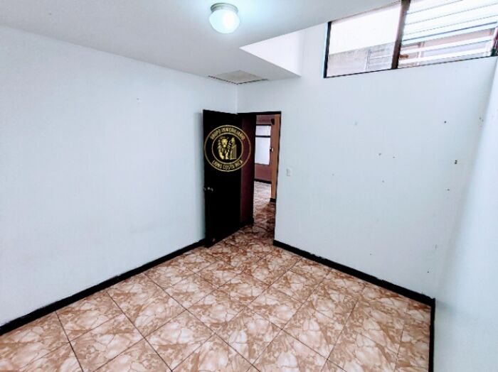 🌹🌱 VENTA DE CASA EN CARTAGO 🌹🌱 en San Nicolás, Cartago — ₡ 63 000 000 - Foto 3 de 18