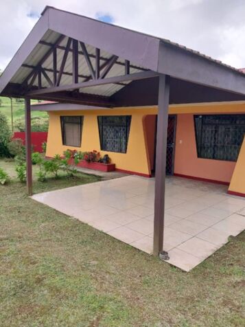 SE VENDE BELLA PROPIEDAD Y CASA EN ZARCERO.  en Quesada, San Carlos, Alajuela — ₡ 50 000 000