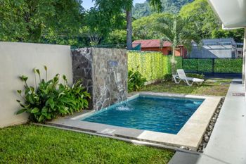 Villa de Inversión: 2 Casas + Piscina | Cerca de Playa Blanca, Jacó en Tárcoles, Garabito, Puntarenas — $320,000 - Foto 3 de 15