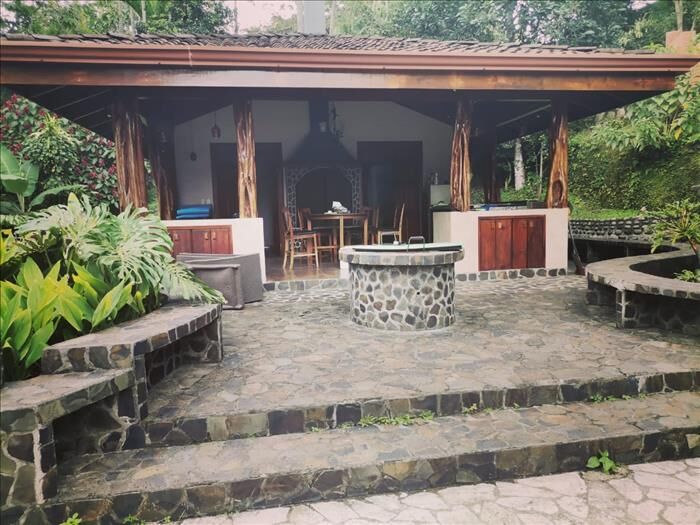 VENTA DE QUINTA CON 2 CASAS, CIUDAD COLON, RES MONTES DEL VALLE in Colón, Mora, San José — $1,500,000