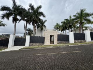 Vendo hermosa casa en Residencial Los Manantiales - Belén in La Asunción, Belén, Heredia — $1,592,495 - Photo 2 of 40