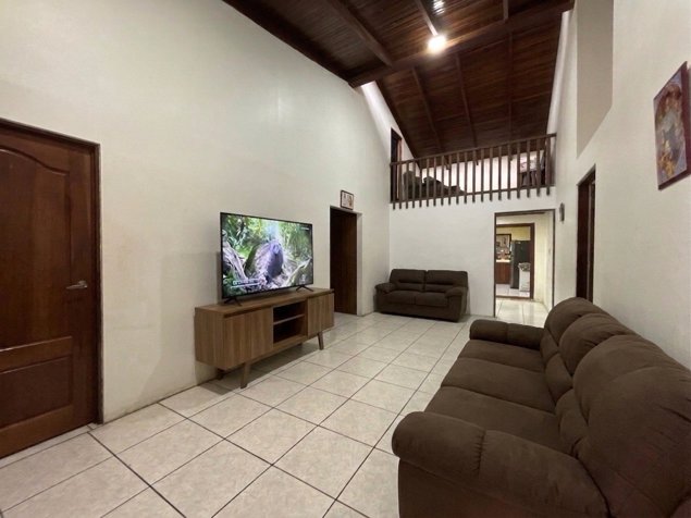 VENTA DE CASA DE 5 HABITACIONES, BARRIO JESÚS, ATENAS, ALAJUELA in Jesús, Atenas, Alajuela — $239,000 - Photo 2 of 15