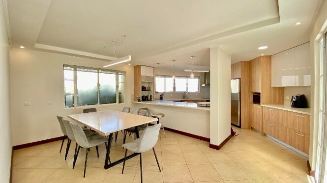 Bella Casa en Alquiler en San Rafael de Escazú. RAH 25-954 en San Rafael, Escazú, San José — $3,950