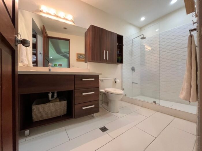 Venta de Casa en Brasil de Santa Ana. in Brasil, Santa Ana, San José — $900,000
