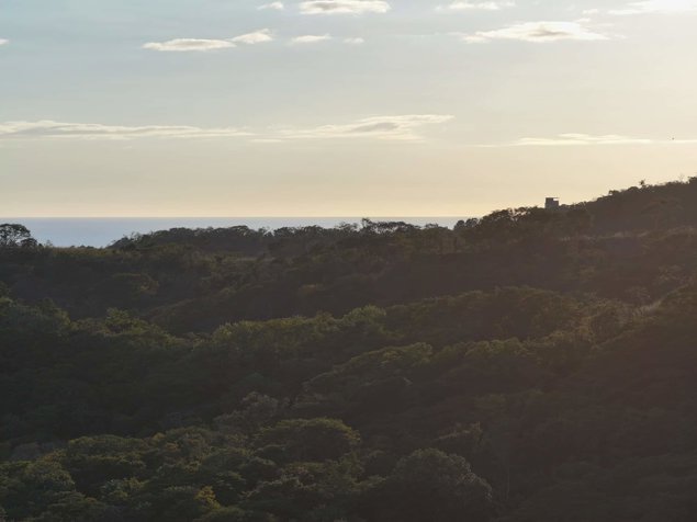 Lote con Vista al Mar en Venta en Altos de Paraíso, Playa Negra en Santa Cruz, Guanacaste — $99,000 - Foto 2 de 4