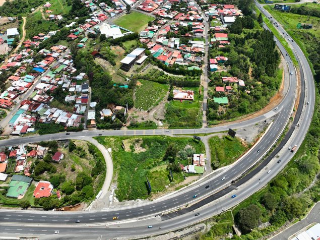 Propiedad En Venta Con Acceso Directo a Autopista, Ochomogo en San Nicolás, Cartago — $500,000