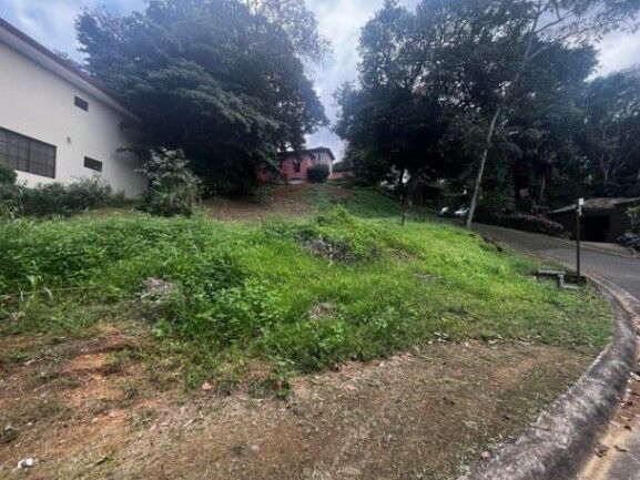 Venta de Lote Esquinero en Mora-Colón, San José. RAH 26-1097 in Colón, Mora, San José — $106,500