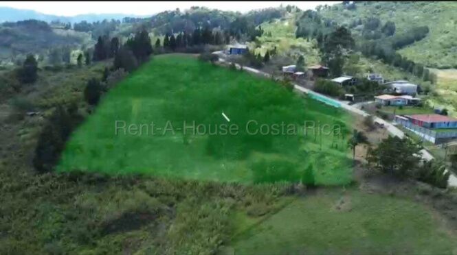 Venta terreno de montaña con vistas y alto potencial turístico 26-1797 GS en Aguacaliente, Cartago — $427,000