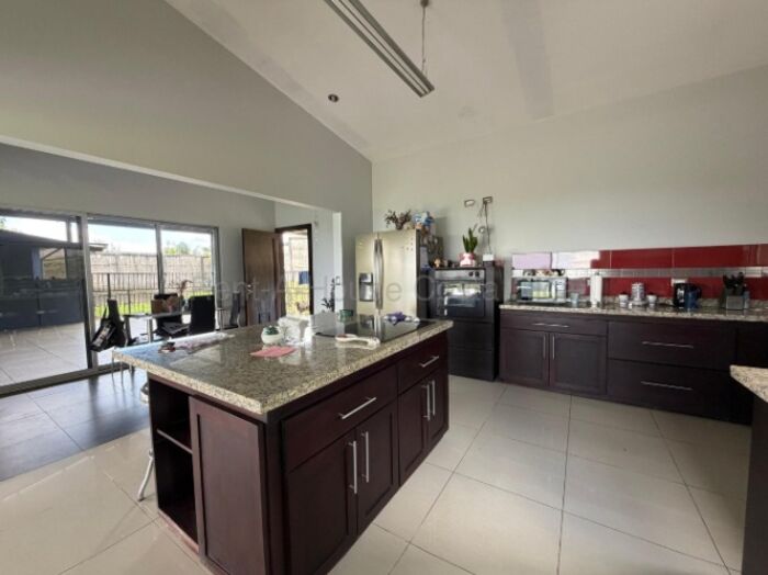 Venta de espectacular propiedad de 2455 M2 ubicada en Puriscal 26-1877 en Santiago, Puriscal, San José — ₡ 172 000 000