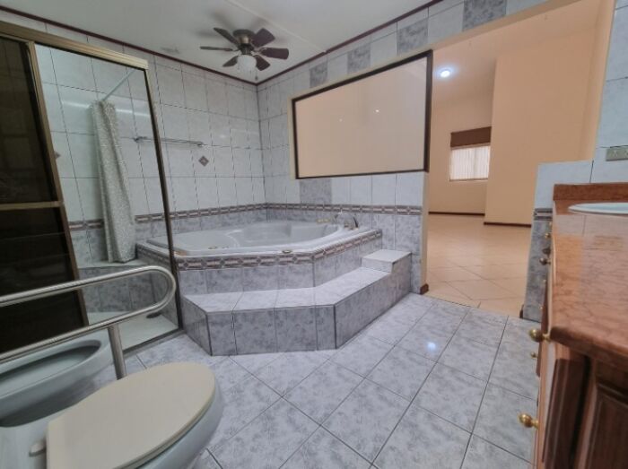  Venta de casa - uso mixto -Curridabat. RAH 26-266 en Granadilla, Curridabat, San José — $650,000