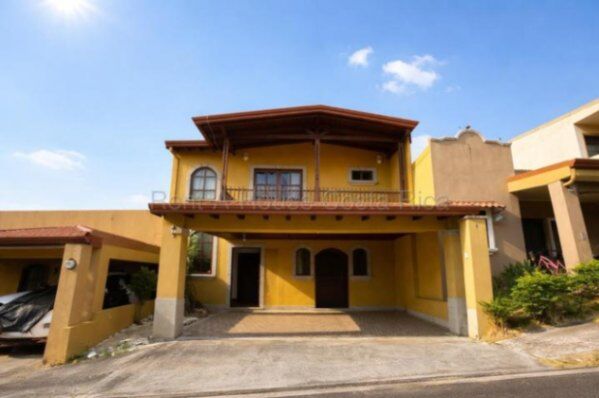 MLS-26-1661 KQ VENTA CASA SAN FRANCISCO HEREDIA CONTACTENOS AL # 88987222 en San Francisco, Heredia — ₡ 120 000 000