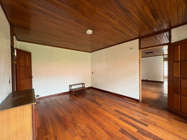 Alquiler de Estupenda Casa en Alajuela / Mls. 26-504 OFC JB en Alajuela — $3,000