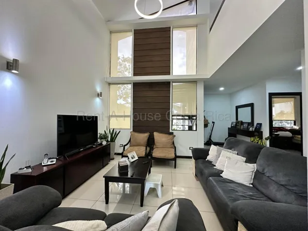 House for sale in Condominio Francosta with 4 bedrooms in Ulloa, Heredia — $450,000 - Photo 2 of 10