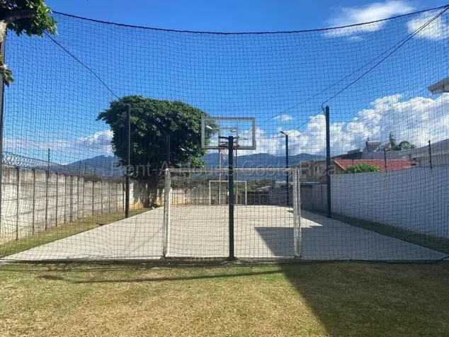 CASA EN VENTA EN GUÀCIMA ALAJUELA en Guácima, Alajuela — ₡ 190 000 000