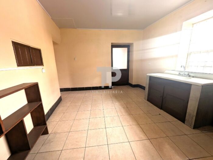 SE VENDE CASA CON APARTAMENTO HEREDIA CENTRO SCG3 en Heredia — ₡ 110 000 000