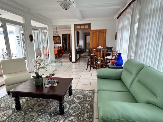 Oportunidad! En Rohrmoser. Preciosa casa de 4 habitaciones en Pavas, San José — $3,400