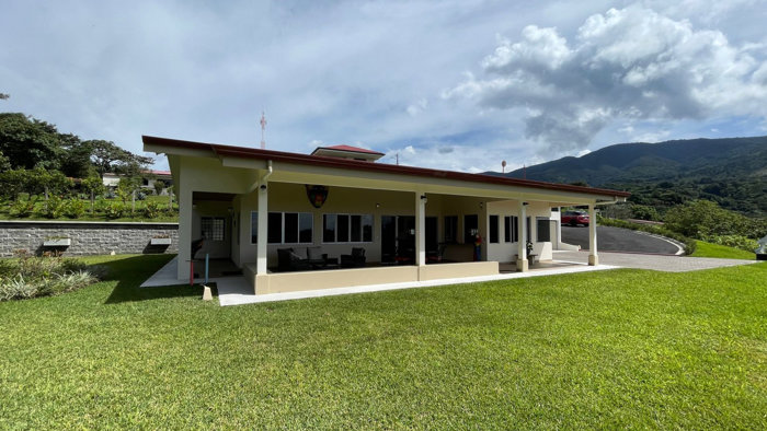 Furnished House for Rent in San Isidro de Grecia en Mercedes, Atenas, Alajuela — $2,200 - Foto 2 de 30
