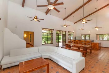 Hacienda de Lujo con Piscina y 18 Ha en Naranjito, Manuel Antonio en Naranjito, Quepos, Puntarenas — $1,499,000 - Foto 4 de 29
