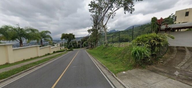 Alquiler de LUJOSA Casa en Altos de Carrizal, Escazú. RAH 27-142 in Escazú, San José — $3,000