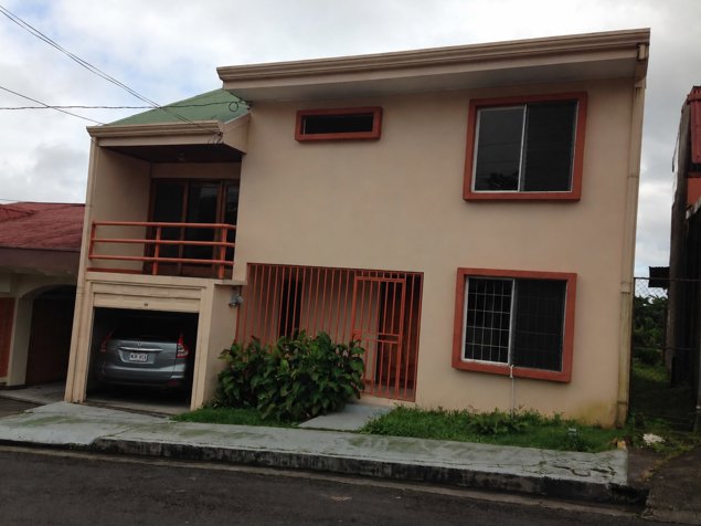 Residencia de dos plantas en venta | Corazón de Jesús, Ciudad Quesada en Quesada, San Carlos, Alajuela — ₡ 100 000 000