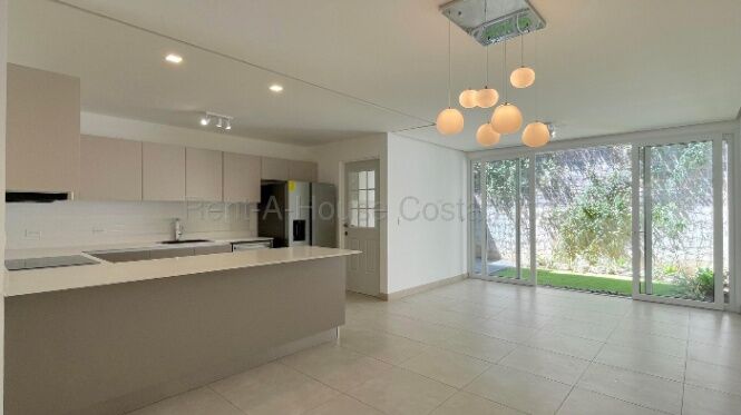 Se alquila casa en San Rafael Escazú 26-2145 in San Rafael, Escazú, San José — $2,300