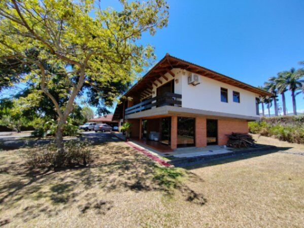 Se vende casa en Santo Domingo Heredia 24-1570 en Santo Tomás, Santo Domingo, Heredia — $1,200,000