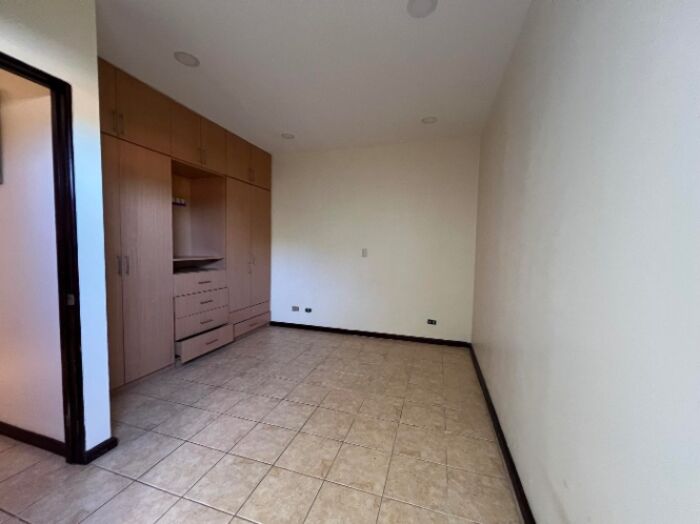 Venta Casa Brasil de Mora 26-1021 en Colón, Mora, San José — $250,000