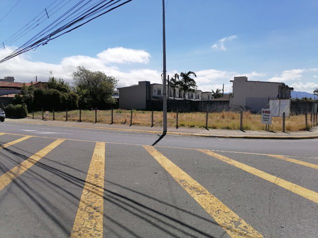 Venta de lote con uso de suelo mixto en San Pablo de Heredia. en San Pablo, Heredia — $980,000