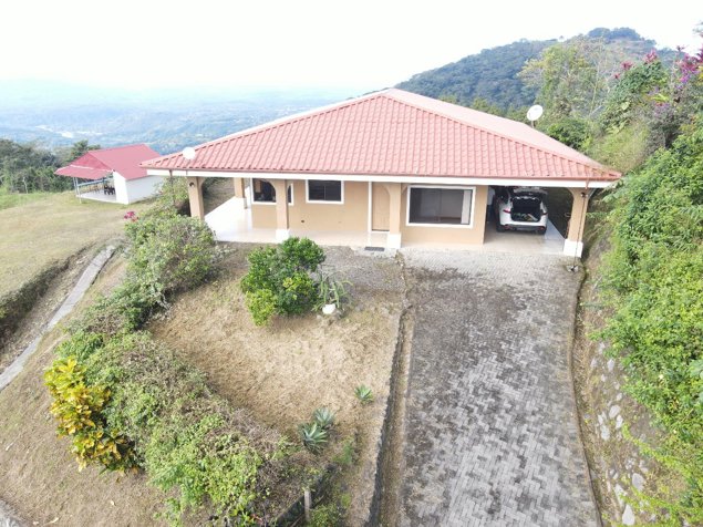 Casa en venta en Orotina, Residencial Vista Mar, con vistas al océano in Orotina, Alajuela — $250,000