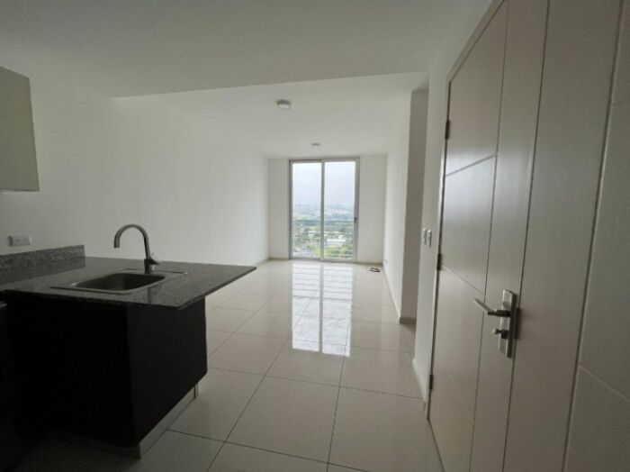 Venta de Impecable Apartamento en Heredia / Mls. 26-854 OFC JB in Ulloa, Heredia — $180,000