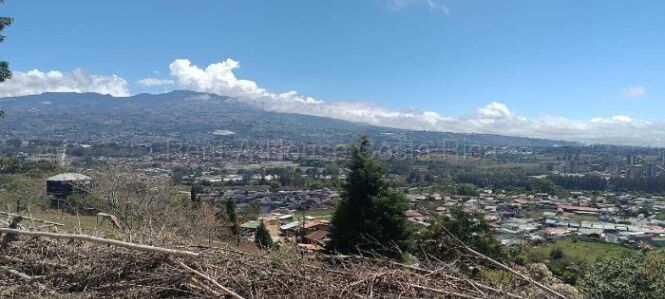 Venta terreno de montaña con vistas y alto potencial turístico 26-1797 GS en Aguacaliente, Cartago — $427,000