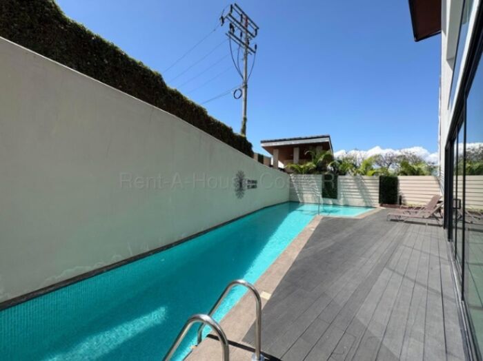 Alquiler de Lujoso Penthouse en Escazú. RAH 26-1681 in Escazú, San José — $4,500