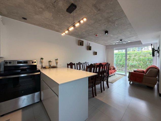 Venta | Apartament en primer piso en Condominio Khaya -inversión en Curridabat, San José — $195,000 - Foto 2 de 10