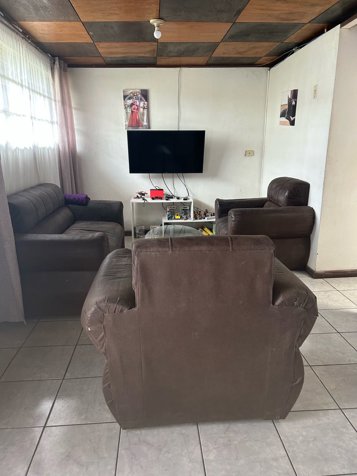 CASA EN VENTA – IPÍS DE GUADALUPE, LA FACIO, oportunidad desarrollo in Guadalupe, Goicoechea, San José — ₡ 40 000 000 - Photo 2 of 15