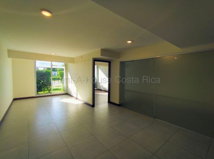 Apartamento en venta en Torres de Heredia con oficina y amenidades #26-1804 GS en Ulloa, Heredia — $147,850